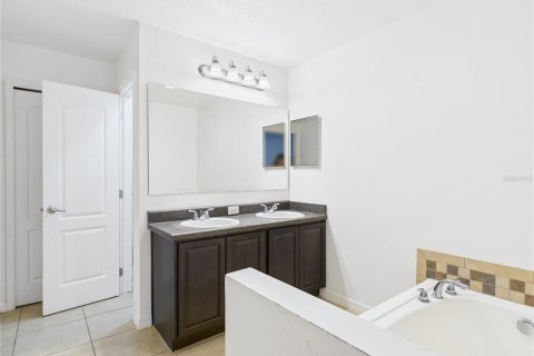 Casa en venta en Auburndale, Florida, 4 dormitorios, 274.71 m2 № 1654380 - foto 28