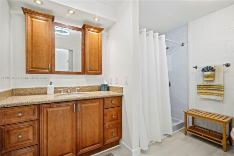 Casa en venta en Miami, Florida, 4 dormitorios, 196.21 m2 № 1858798 - foto 24