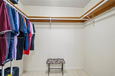 Casa en venta en Miami, Florida, 4 dormitorios, 196.21 m2 № 1858798 - foto 26