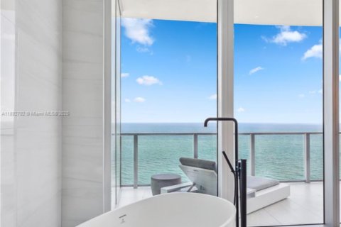 Condo in Fort Lauderdale, Florida, 4 bedrooms  № 1953400 - photo 20
