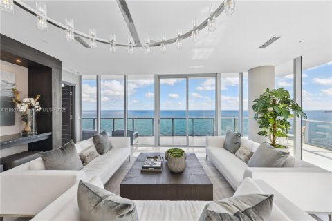 Condo in Fort Lauderdale, Florida, 4 bedrooms  № 1953400 - photo 7