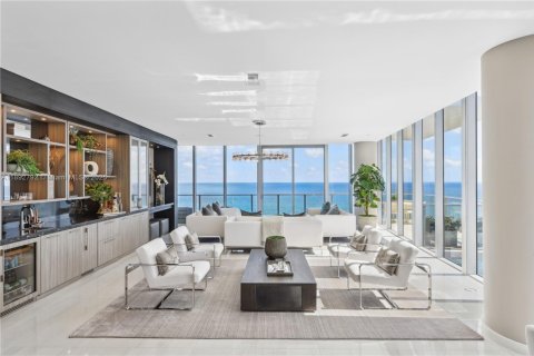 Condo in Fort Lauderdale, Florida, 4 bedrooms  № 1953400 - photo 1