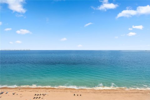 Condo in Fort Lauderdale, Florida, 4 bedrooms  № 1953400 - photo 8