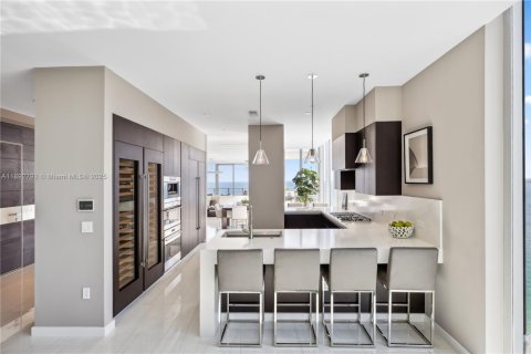 Condo in Fort Lauderdale, Florida, 4 bedrooms  № 1953400 - photo 28