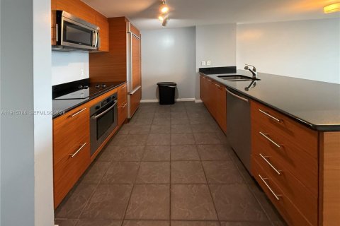 Снять в аренду кондоминиум в Майами, Флорида 2 спальни, 116.69м2, № 2082486 - фото 7