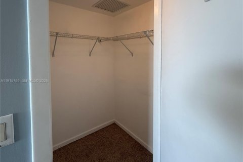 Снять в аренду кондоминиум в Майами, Флорида 2 спальни, 116.69м2, № 2082486 - фото 16
