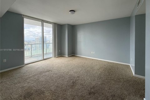 Снять в аренду кондоминиум в Майами, Флорида 2 спальни, 116.69м2, № 2082486 - фото 17