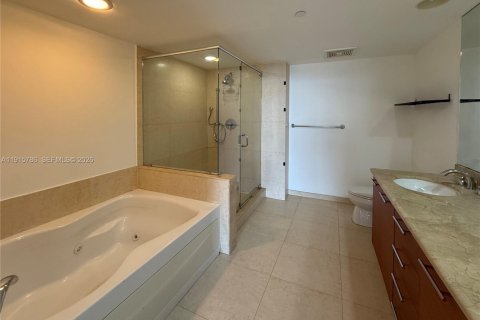 Снять в аренду кондоминиум в Майами, Флорида 2 спальни, 116.69м2, № 2082486 - фото 14
