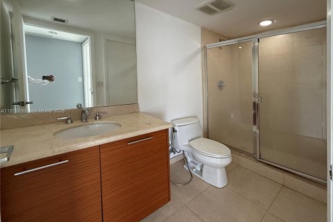 Снять в аренду кондоминиум в Майами, Флорида 2 спальни, 116.69м2, № 2082486 - фото 11
