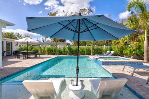 Casa en alquiler en Sarasota, Florida, 3 dormitorios, 160.91 m2 № 1561135 - foto 8