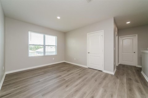 Casa en venta en Winter Haven, Florida, 5 dormitorios, 250.46 m2 № 2207723 - foto 5