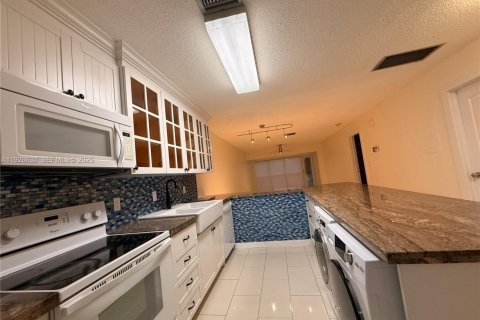 Condo in Delray Beach, Florida, 2 bedrooms  № 1987175 - photo 4
