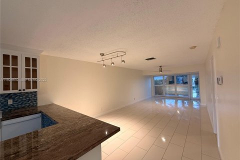 Condo in Delray Beach, Florida, 2 bedrooms  № 1987175 - photo 5