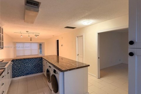 Condo in Delray Beach, Florida, 2 bedrooms  № 1987175 - photo 10