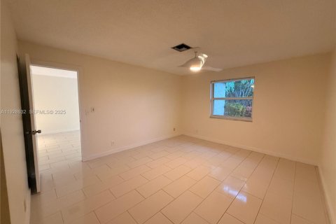 Condo in Delray Beach, Florida, 2 bedrooms  № 1987175 - photo 28