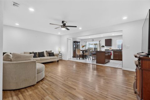 Townhouse in Lakeland, Florida 3 bedrooms, 164.53 sq.m. № 2120614 - photo 12