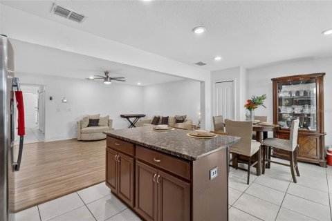 Townhouse in Lakeland, Florida 3 bedrooms, 164.53 sq.m. № 2120614 - photo 22