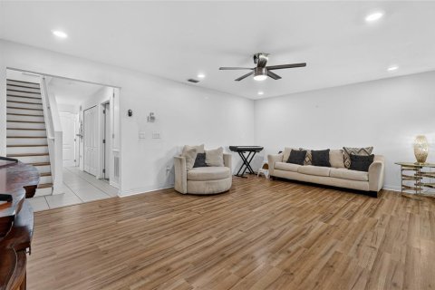 Townhouse in Lakeland, Florida 3 bedrooms, 164.53 sq.m. № 2120614 - photo 13