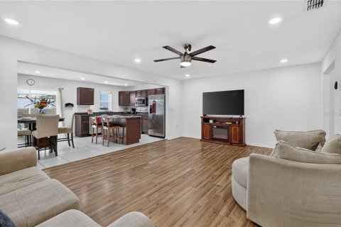 Townhouse in Lakeland, Florida 3 bedrooms, 164.53 sq.m. № 2120614 - photo 15