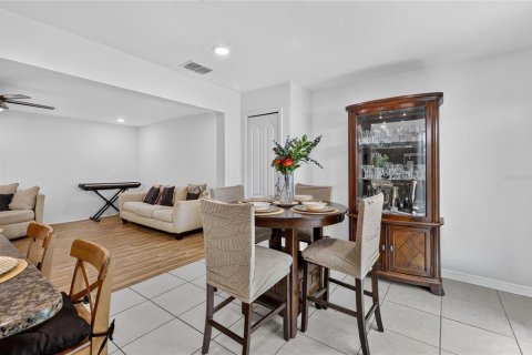 Townhouse in Lakeland, Florida 3 bedrooms, 164.53 sq.m. № 2120614 - photo 23