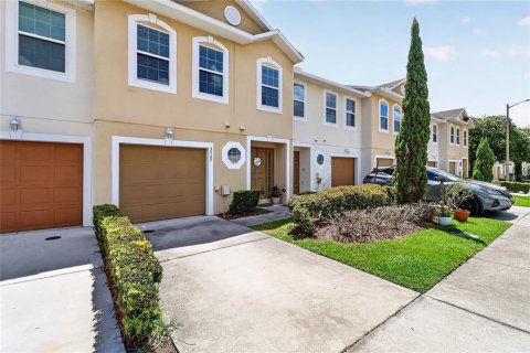 Townhouse in Lakeland, Florida 3 bedrooms, 164.53 sq.m. № 2120614 - photo 3