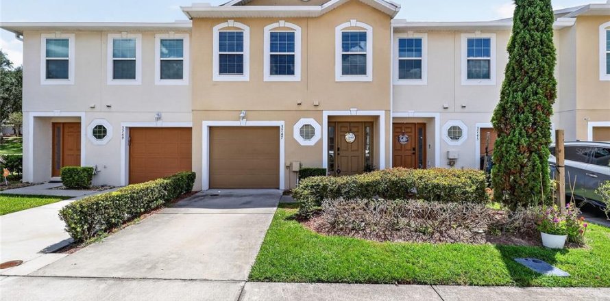 Townhouse in Lakeland, Florida 3 bedrooms, 164.53 sq.m. № 2120614