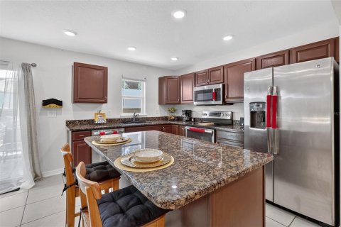 Townhouse in Lakeland, Florida 3 bedrooms, 164.53 sq.m. № 2120614 - photo 19
