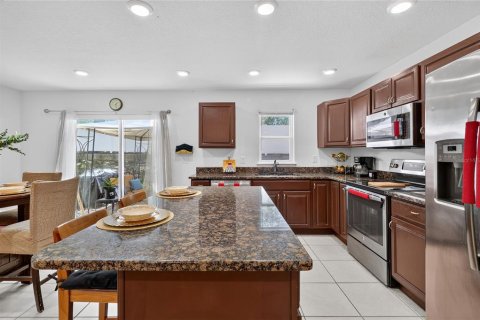 Townhouse in Lakeland, Florida 3 bedrooms, 164.53 sq.m. № 2120614 - photo 18