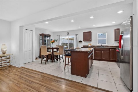 Townhouse in Lakeland, Florida 3 bedrooms, 164.53 sq.m. № 2120614 - photo 17