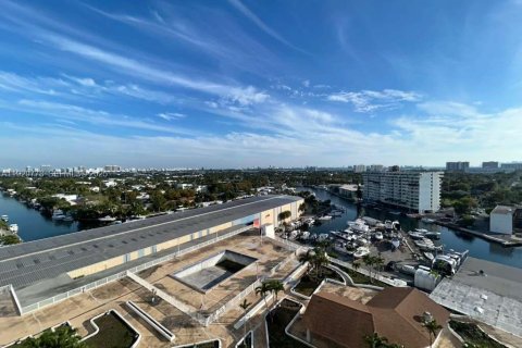 Condo in North Miami, Florida, 2 bedrooms  № 2263824 - photo 4
