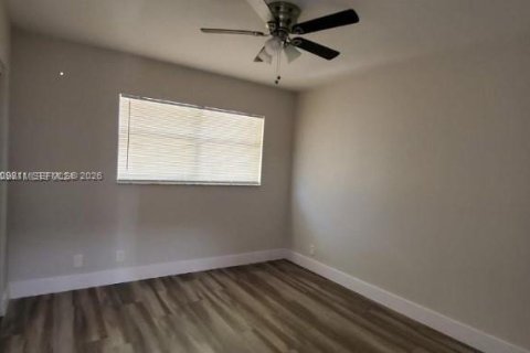 Appartement à louer à Pompano Beach, Floride: 2 chambres, 74.32 m2 № 2425040 - photo 4