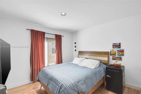 Casa en venta en Weston, Florida, 4 dormitorios, 215.72 m2 № 1929707 - foto 21