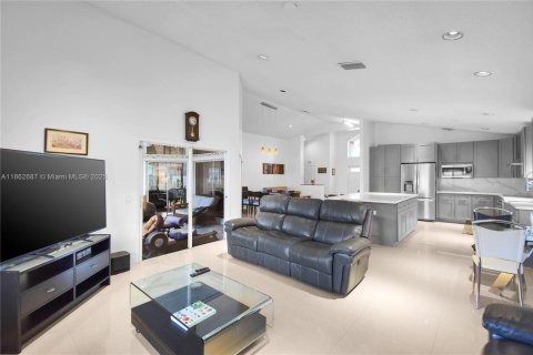 Casa en venta en Weston, Florida, 4 dormitorios, 215.72 m2 № 1929707 - foto 10