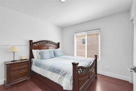 Casa en venta en Weston, Florida, 4 dormitorios, 215.72 m2 № 1929707 - foto 18