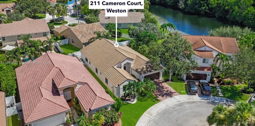 Casa en Weston, Florida 4 dormitorios, 215.72 m2 № 1929707