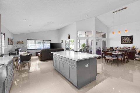 Casa en venta en Weston, Florida, 4 dormitorios, 215.72 m2 № 1929707 - foto 12