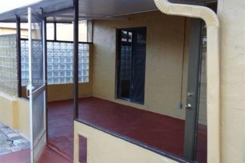 Casa en alquiler en Margate, Florida, 3 dormitorios, 118.64 m2 № 2003112 - foto 9