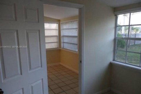 Casa en alquiler en Margate, Florida, 3 dormitorios, 118.64 m2 № 2003112 - foto 7