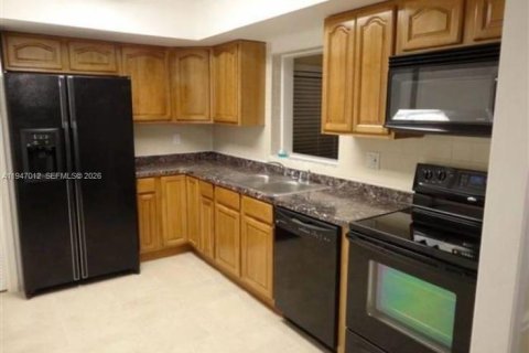 Casa en alquiler en Margate, Florida, 3 dormitorios, 118.64 m2 № 2003112 - foto 3