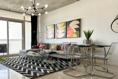Condominio en venta en Miami, Florida, 1 dormitorio, 70.14 m2 № 1704606 - foto 5