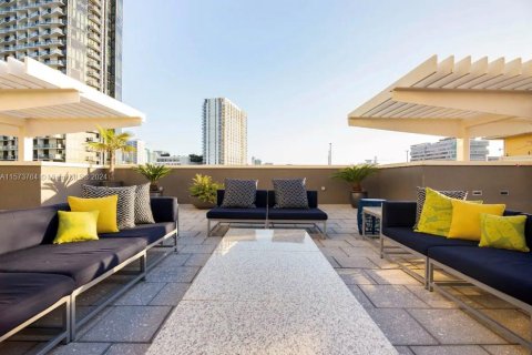Condominio en venta en Miami, Florida, 1 dormitorio, 70.14 m2 № 1704606 - foto 17