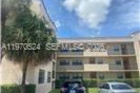 Condo in Miramar, Florida, 2 bedrooms № 2032066