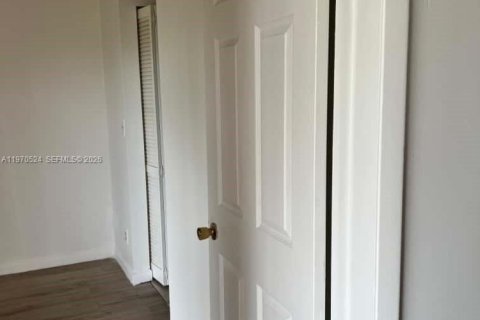 Condo in Miramar, Florida, 2 bedrooms  № 2032066 - photo 11