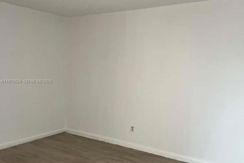 Condo in Miramar, Florida, 2 bedrooms  № 2032066 - photo 10