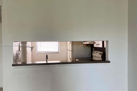 Condo in Miramar, Florida, 2 bedrooms  № 2032066 - photo 6