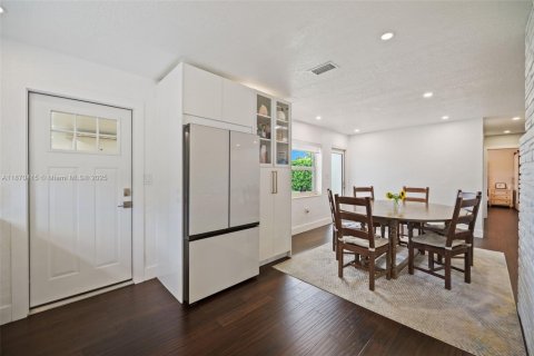 Casa en venta en Cutler Bay, Florida, 4 dormitorios, 124.86 m2 № 1898204 - foto 9
