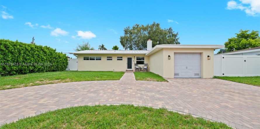Villa ou maison à Cutler Bay, Floride 4 chambres, 124.86 m2 № 1898204