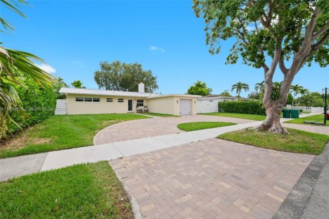 Casa en venta en Cutler Bay, Florida, 4 dormitorios, 124.86 m2 № 1898204 - foto 2