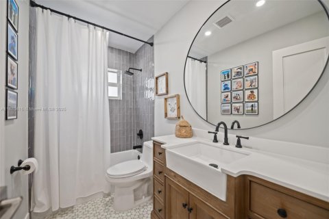 Casa en venta en Cutler Bay, Florida, 4 dormitorios, 124.86 m2 № 1898204 - foto 16