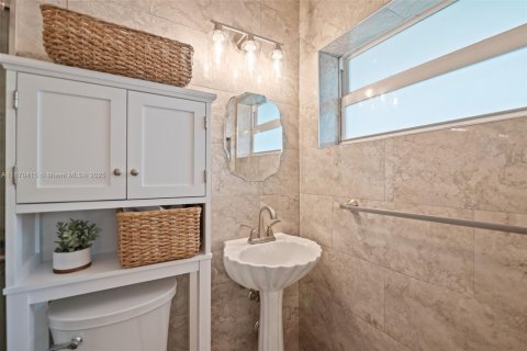 Casa en venta en Cutler Bay, Florida, 4 dormitorios, 124.86 m2 № 1898204 - foto 14